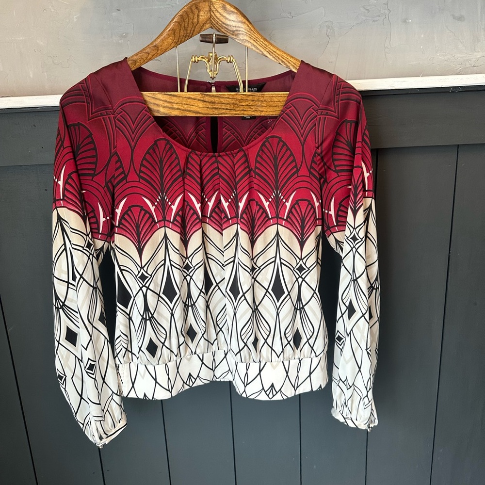 White House Black Market Red White Geometric Print Blouse Size‎ 4